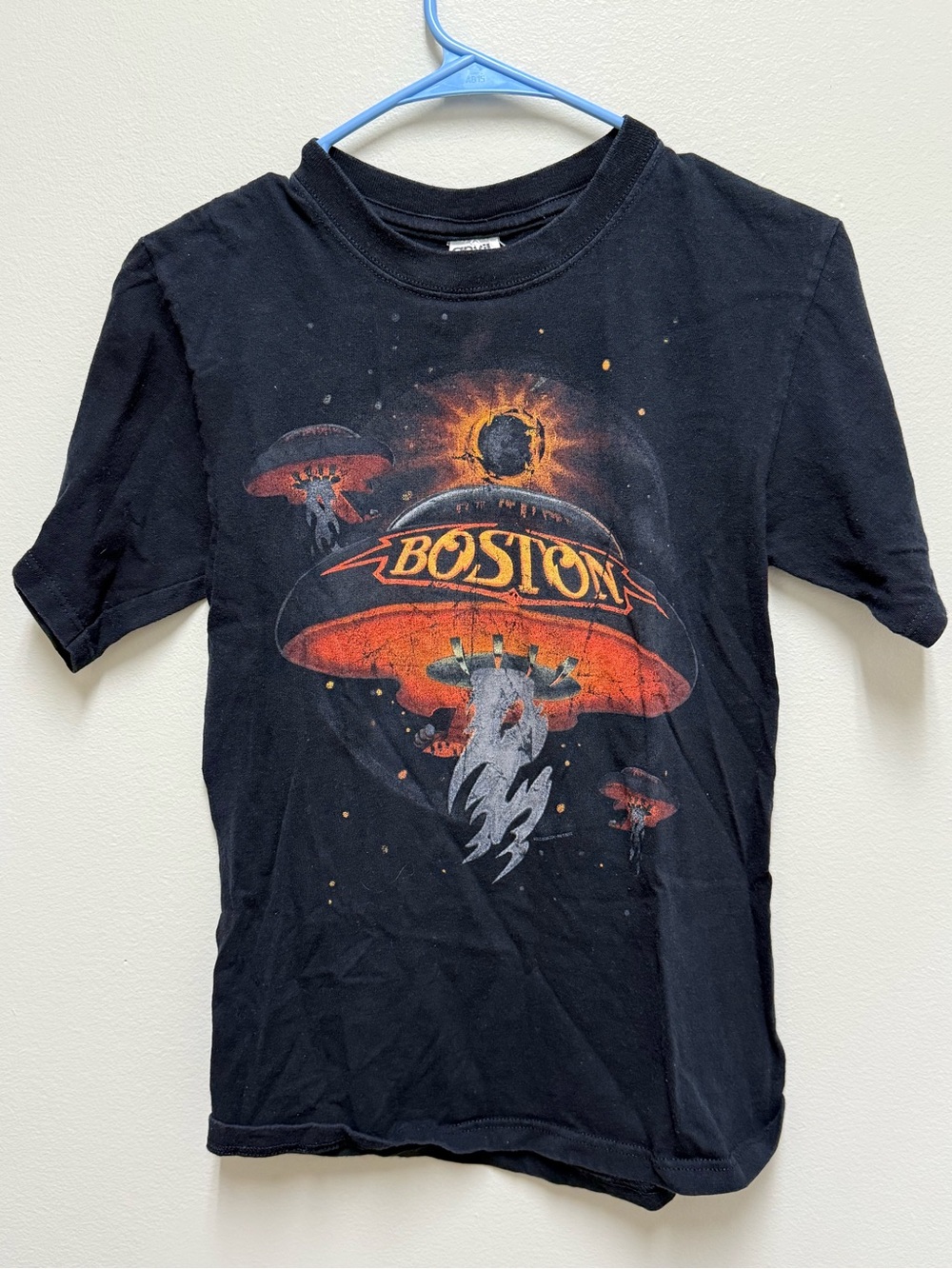 Boston Rock Band Vintage Flying Saucers Men’s Slim Fit Sz Sm T-Shirt